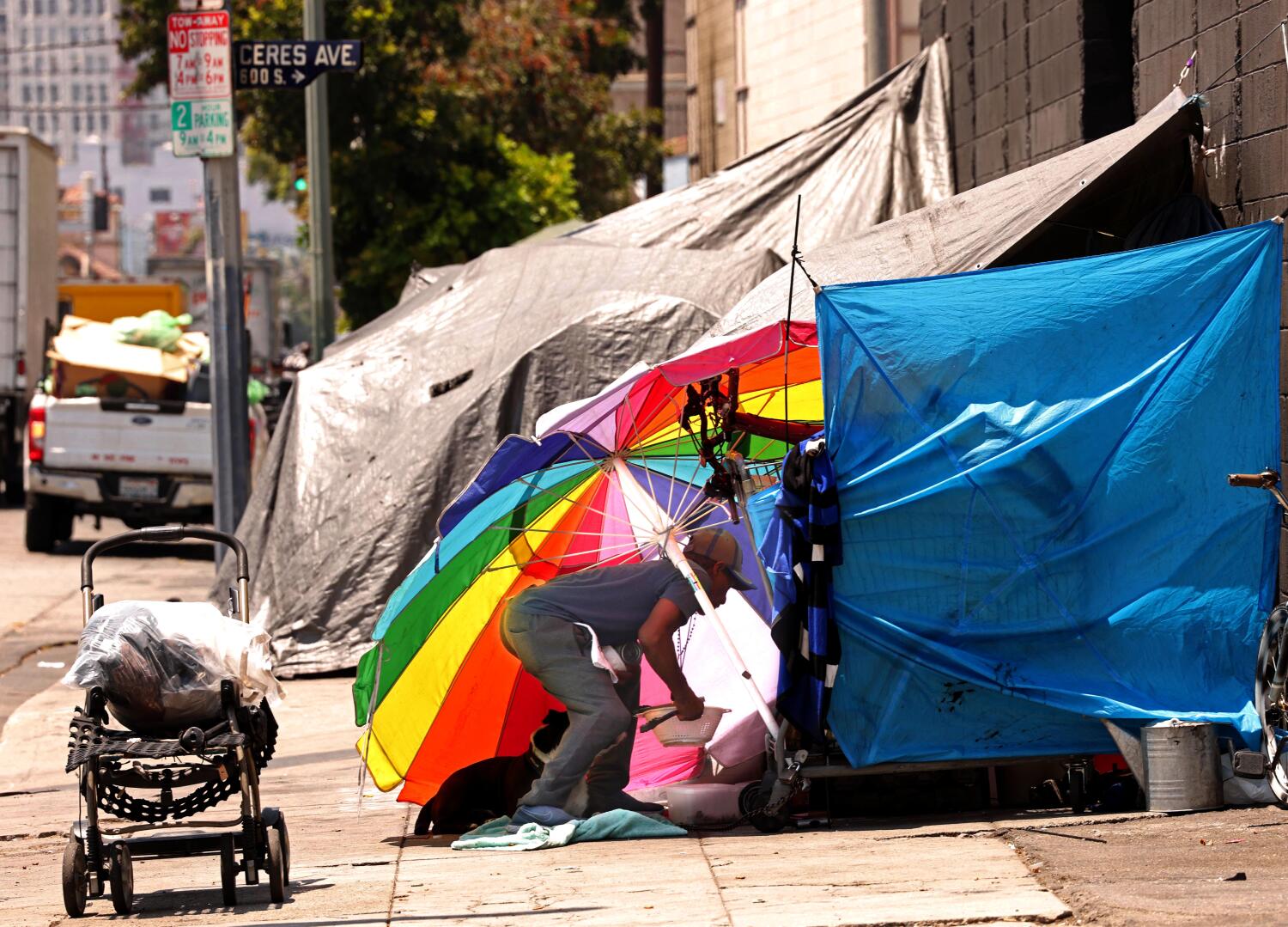 Los Angeles, CA - June 25: in Skid Row on Thursday, June 25, 2026 in Los Angeles, CA. (Genaro Molina / Los Angeles Times)